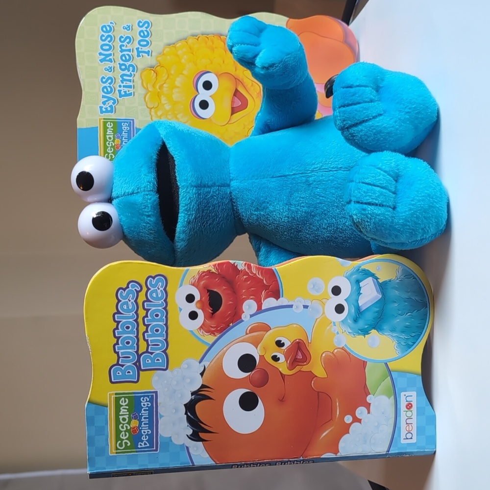 Sesame‎ Street Cookie Monster 12 in Plush with books